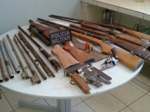 pm_fecha_fabrica_clandestina_de_armas_em_santa_luziacortada