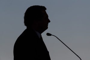 SOMBRA DE BOLSONARO