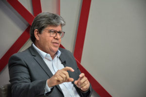 Joao Pessoa 14 de maio de 2019 entrevista com o governador do estado da paraíba, joão azevedo, no programa correio debate, da tv correio, apresentado pelo jornalista hermes de luna
